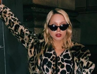 Η εγγονή του τέως βασιλιά Κωνσταντίνου γιόρτασε το Halloween με ελάχιστα ρούχα - Αντιδράσεις από το διαδίκτυο (φωτό)